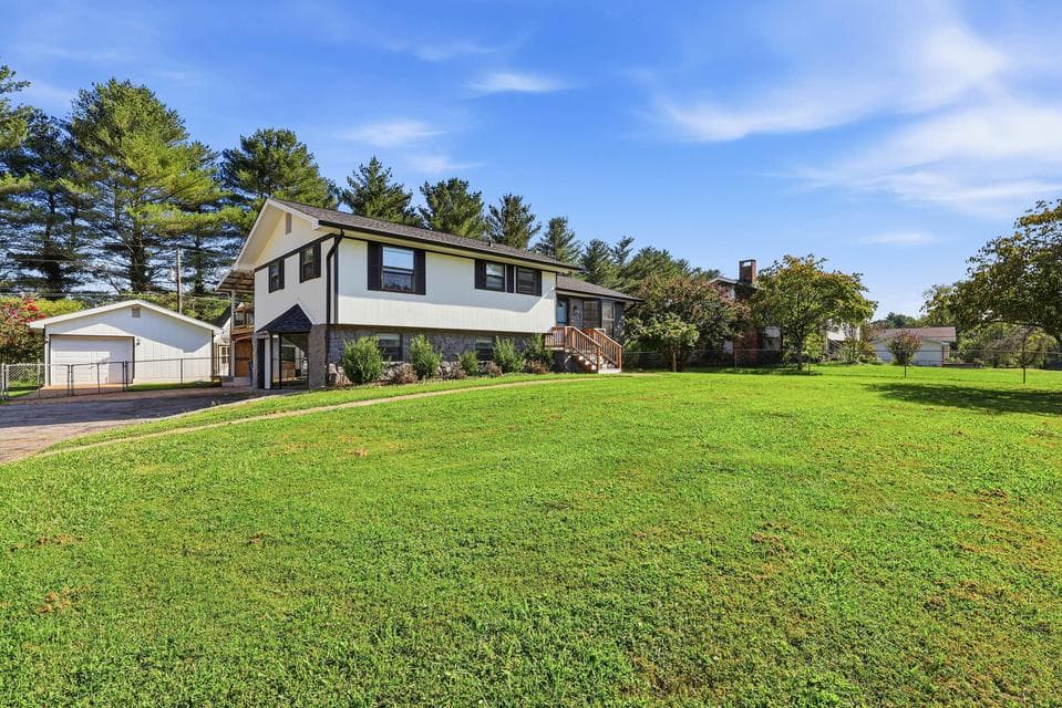 Photo of 7327 Sterling Road