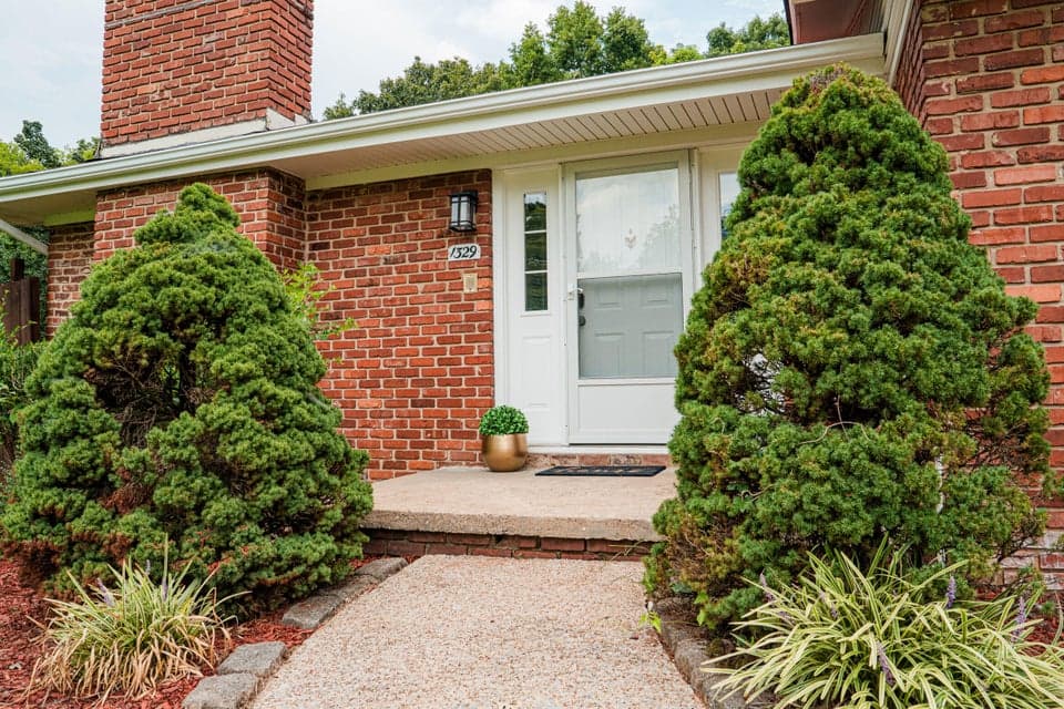 Photo of 1329 Cloverdale Drive