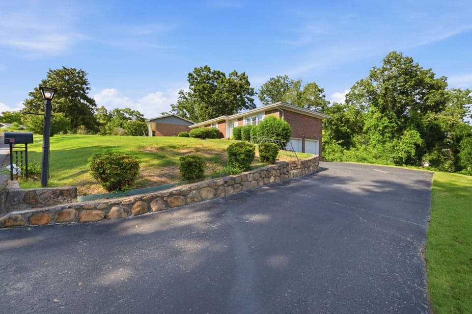 Additional photo 3 of 5912 Northwoods Drive