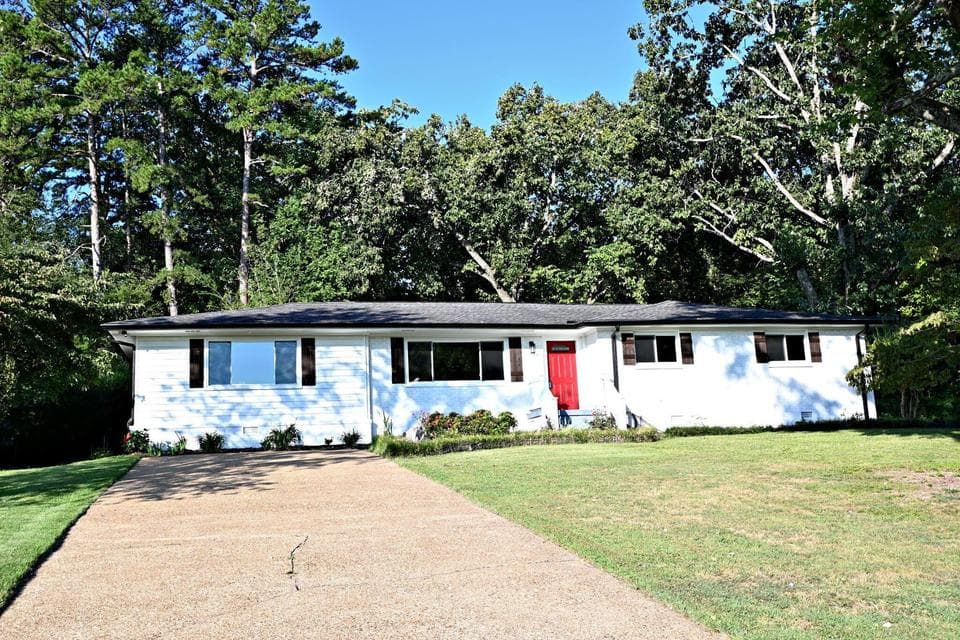 Photo of 801 Merrimac Circle
