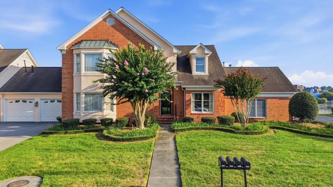 Photo of 1525 Heritage Landing Drive