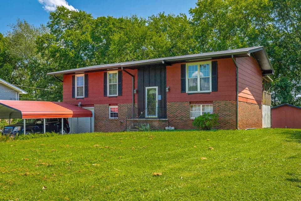 Photo of 1344 Cenora Lane