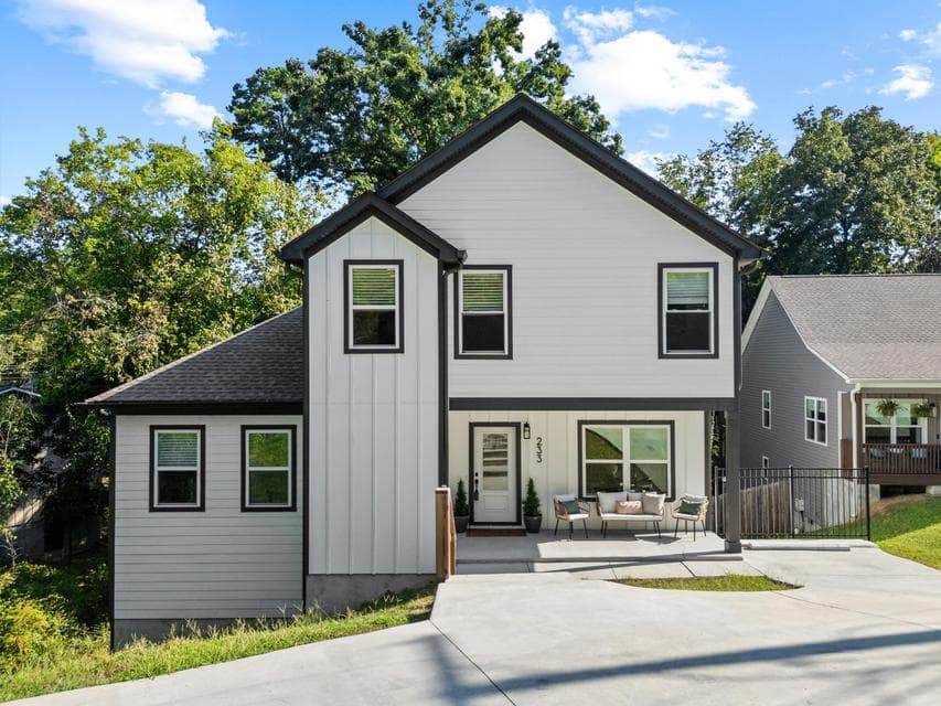 Photo of 233 Peace Street