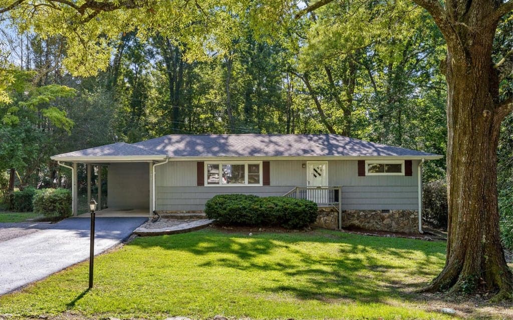 Photo of 1014 Signal Road