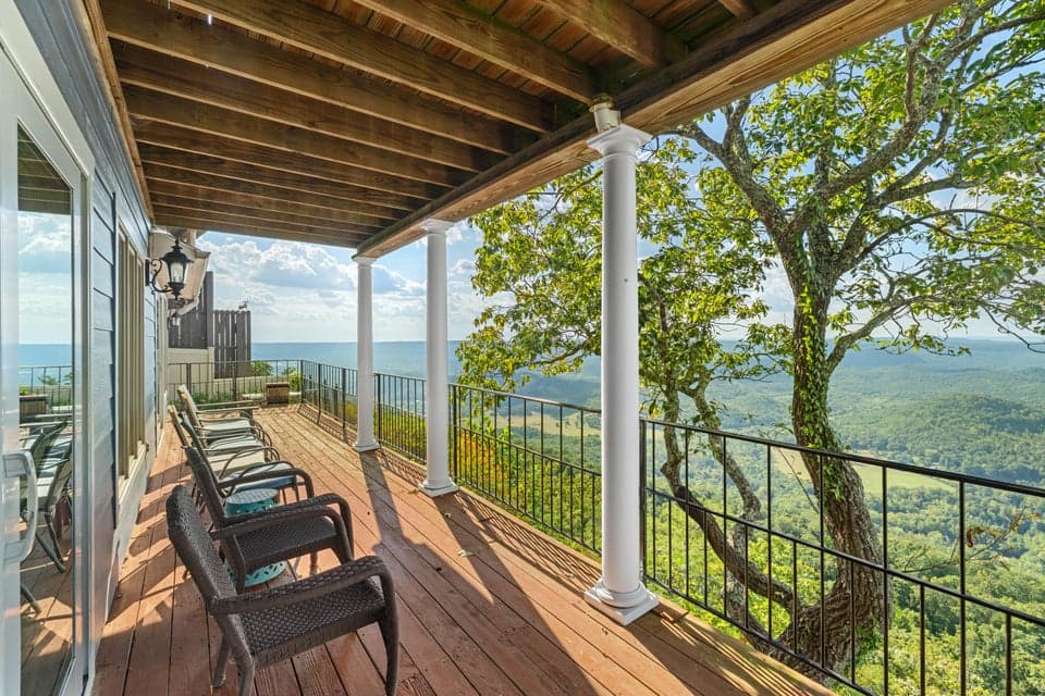 Photo of 8761 Scenic Highway