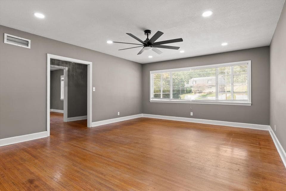 Additional photo 2 of 714 Belvoir Avenue