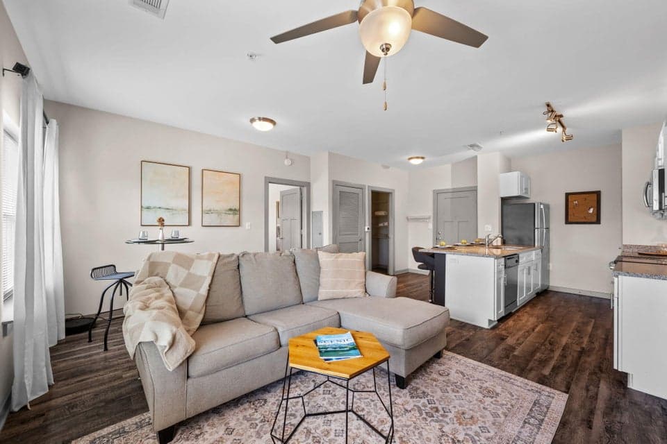 Additional photo 2 of 782 Riverfront Parkway, 202
