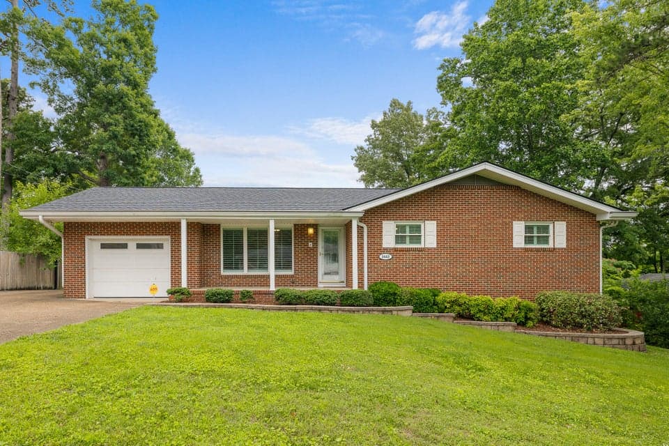 Photo of 3443 Shadowlawn Drive