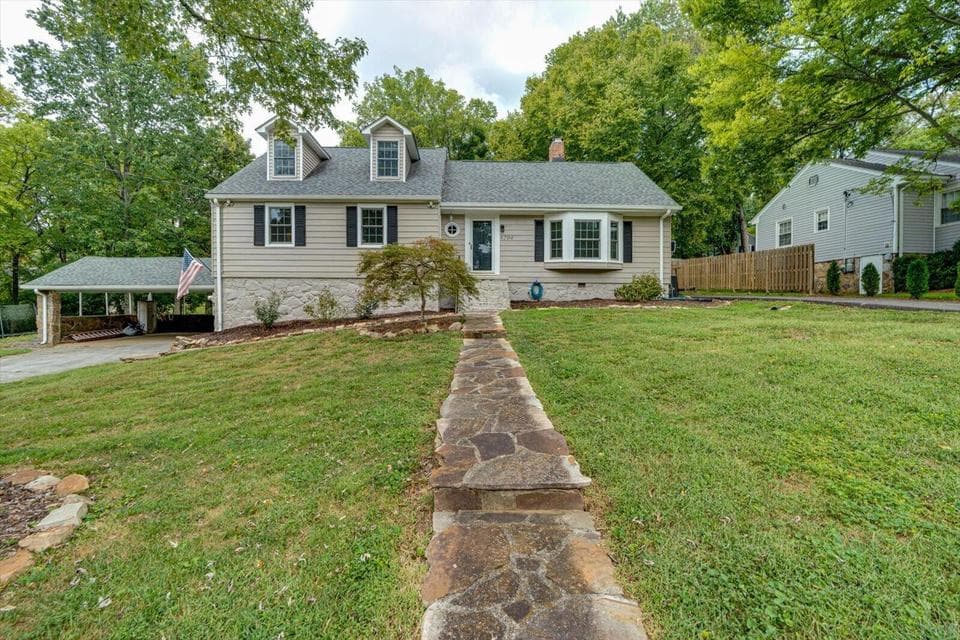 Photo of 1204 Aladdin Road