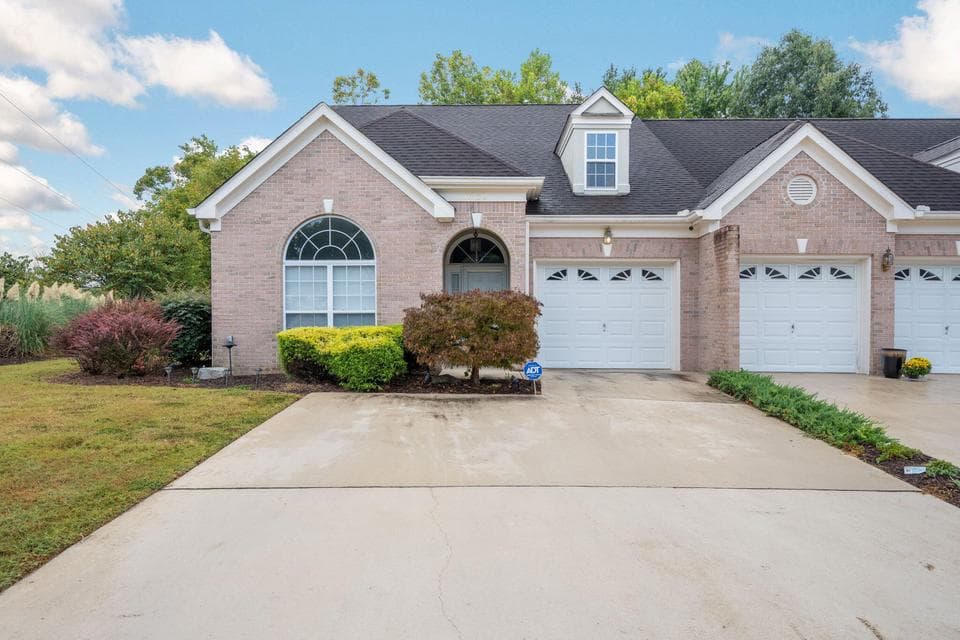 Photo of 6760 Willow Brook Drive