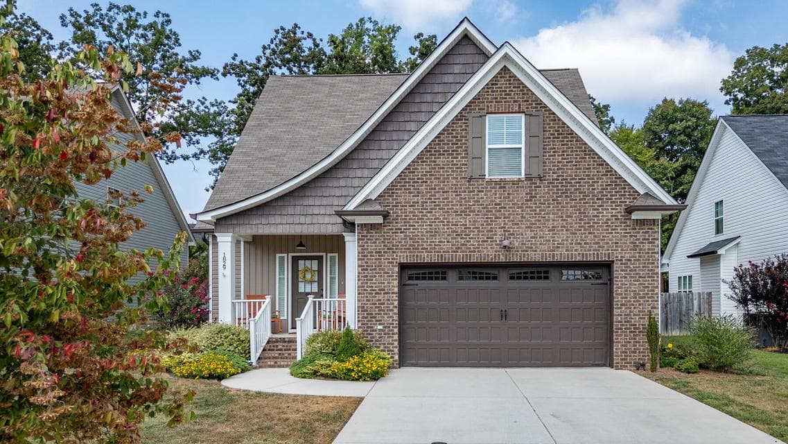Photo of 1829 Oakvale Drive