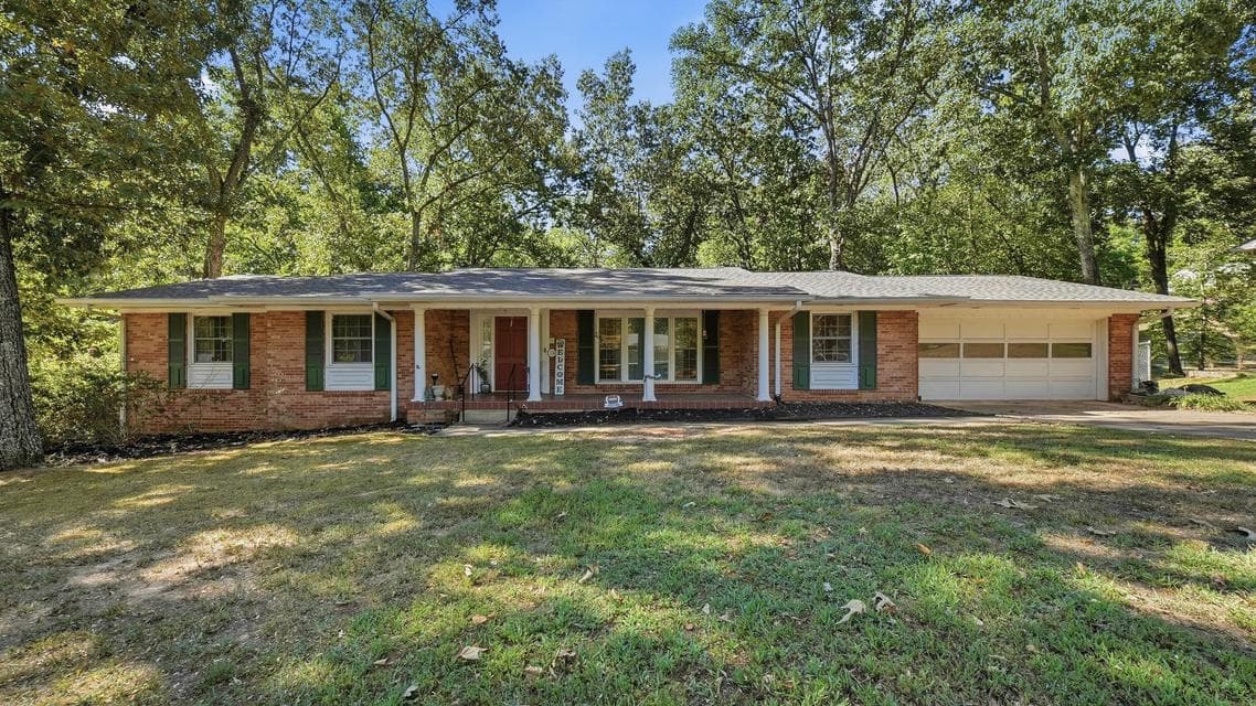 Photo of 5835 Northshore Drive