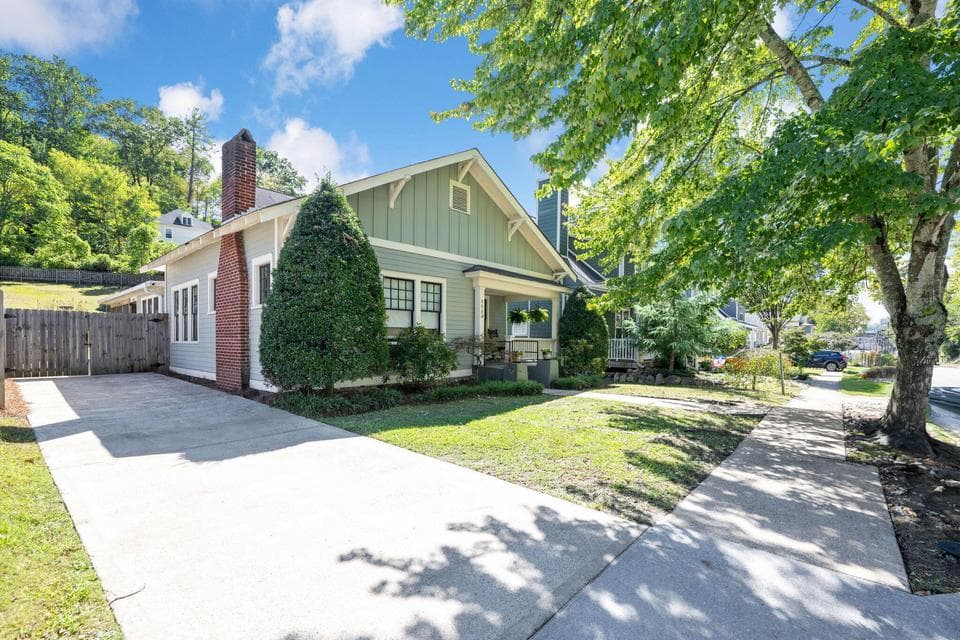 Photo of 408 Tremont Street