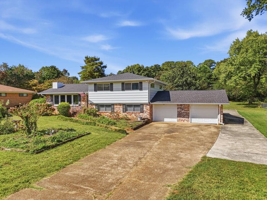 Photo of 1815 Clayton Drive