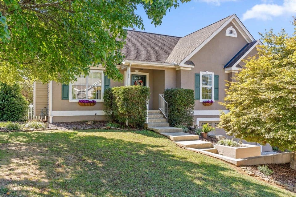 Photo of 7940 Hamilton Mill Drive