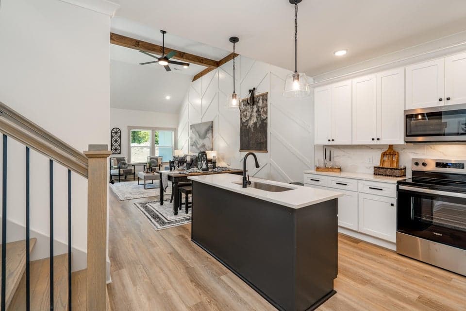 Photo of 2221 Jenkins Road, 103