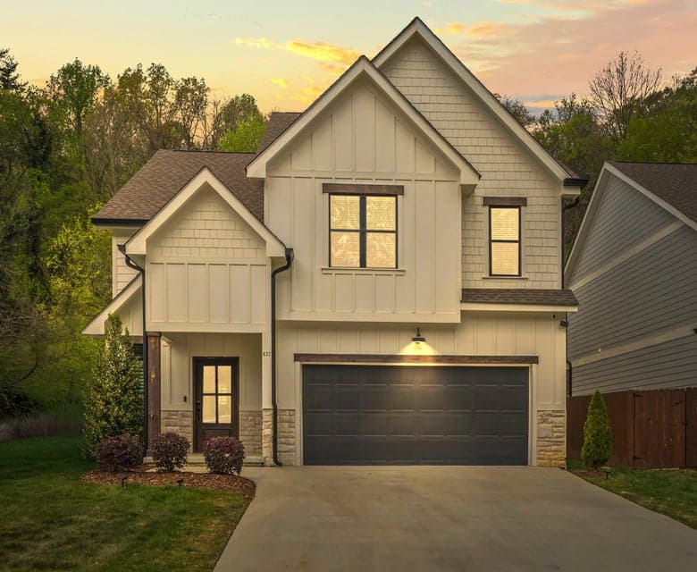 Photo of 637 Lullwater Road