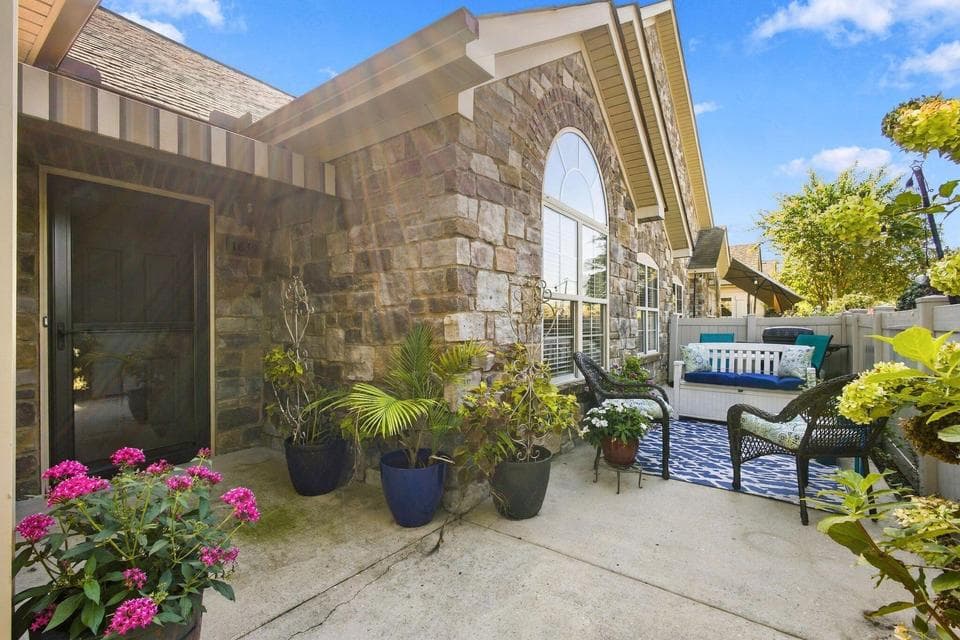 Photo of 1639 Sedgefield Drive