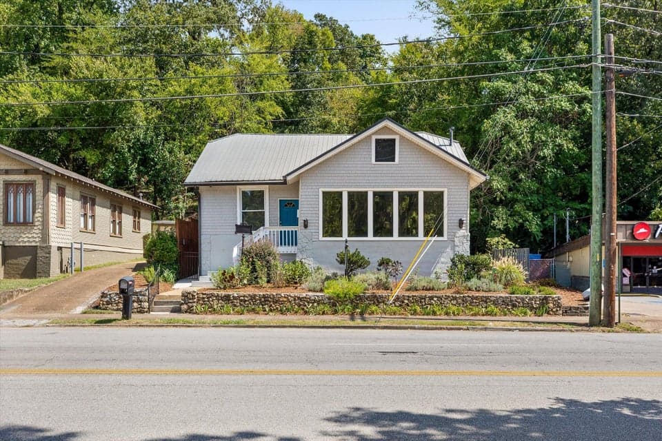 Photo of 1302 Hixson Pike