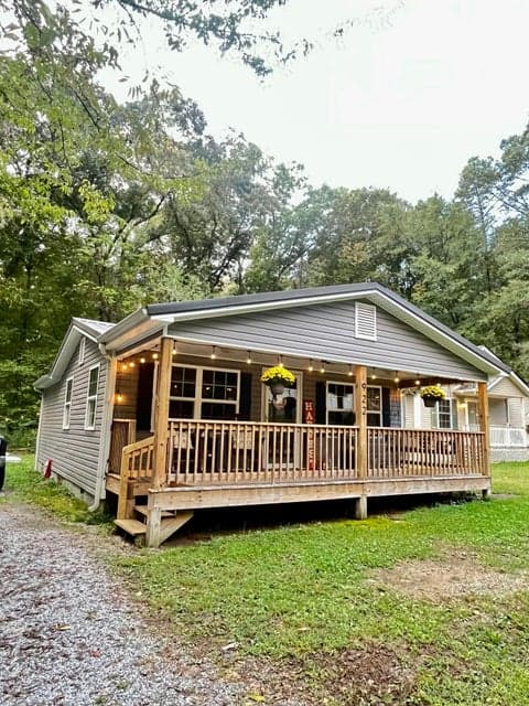 Photo of 922 Old Lower Mill Road
