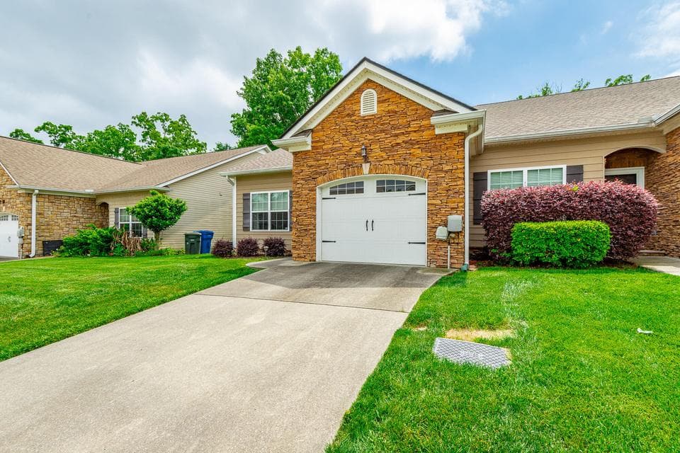 Additional photo 2 of 7548 Magnolia Leaf Lane