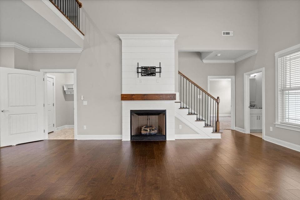Additional photo 3 of 8889 Silver Maple Drive