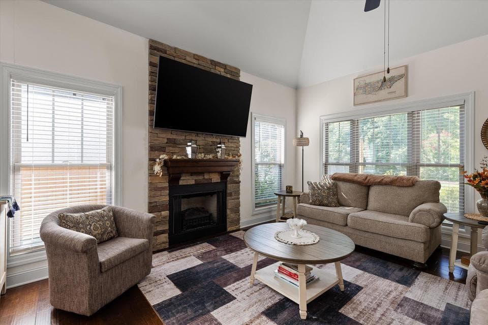 Additional photo 2 of 5979 Winding Lane