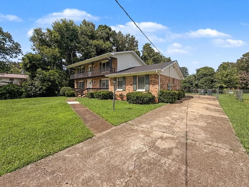 Additional photo 2 of 813 Kay Circle