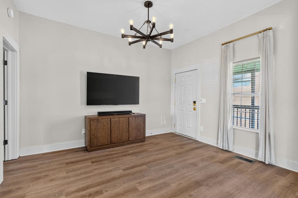 Additional photo 3 of 500 Spears Avenue, Apt B