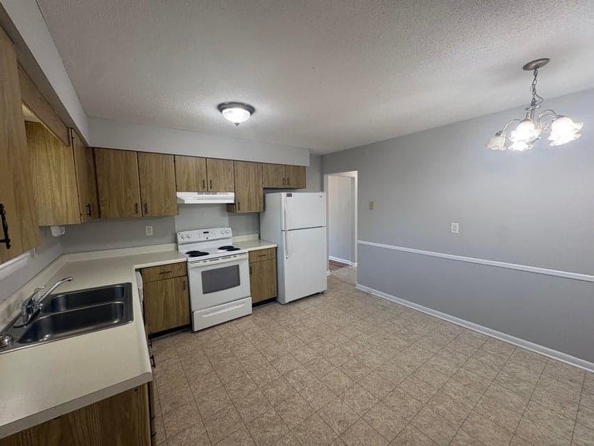 Additional photo 3 of 3620 Missionaire Avenue