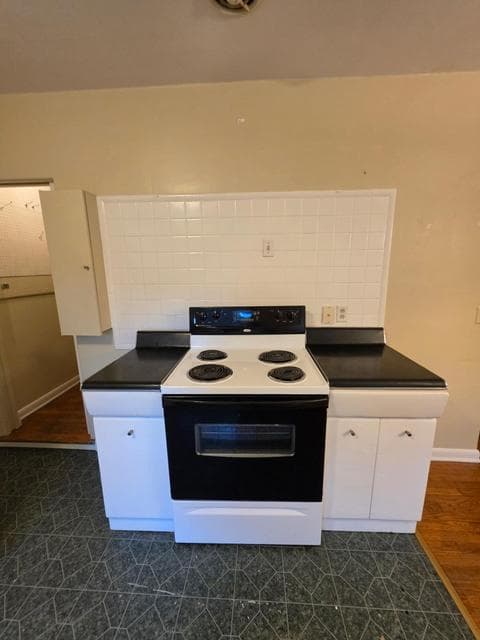 Additional photo 2 of 934 James Boulevard
