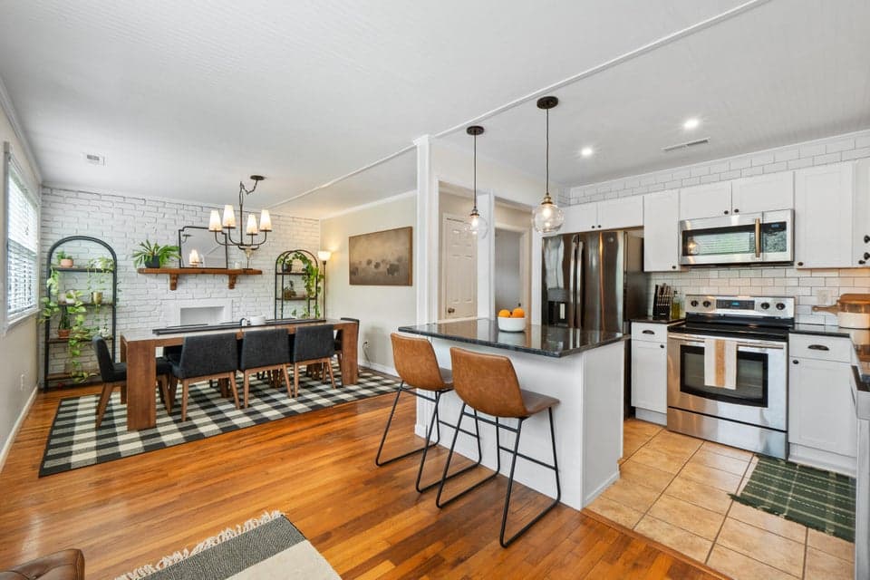 Additional photo 3 of 5315 Connell Street