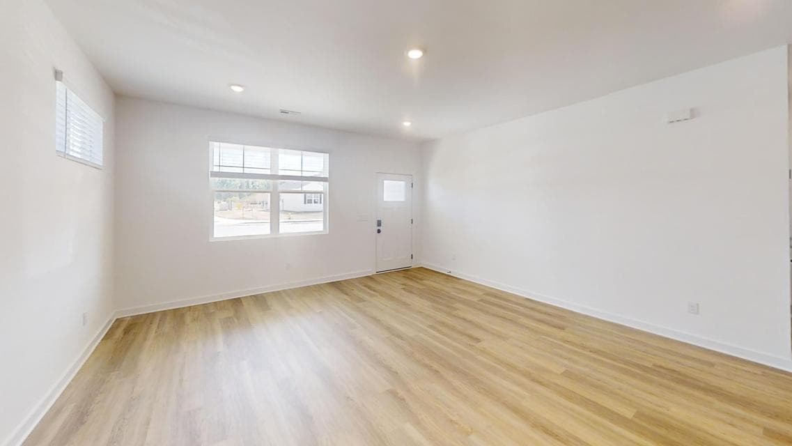 Additional photo 3 of 864 Gardenview Way, 009