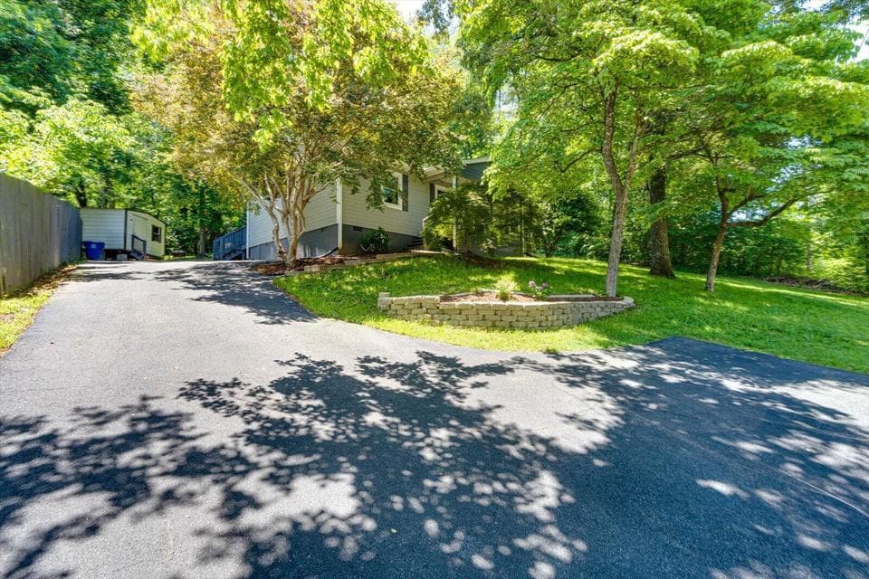 Additional photo 3 of 532 Lupton Drive